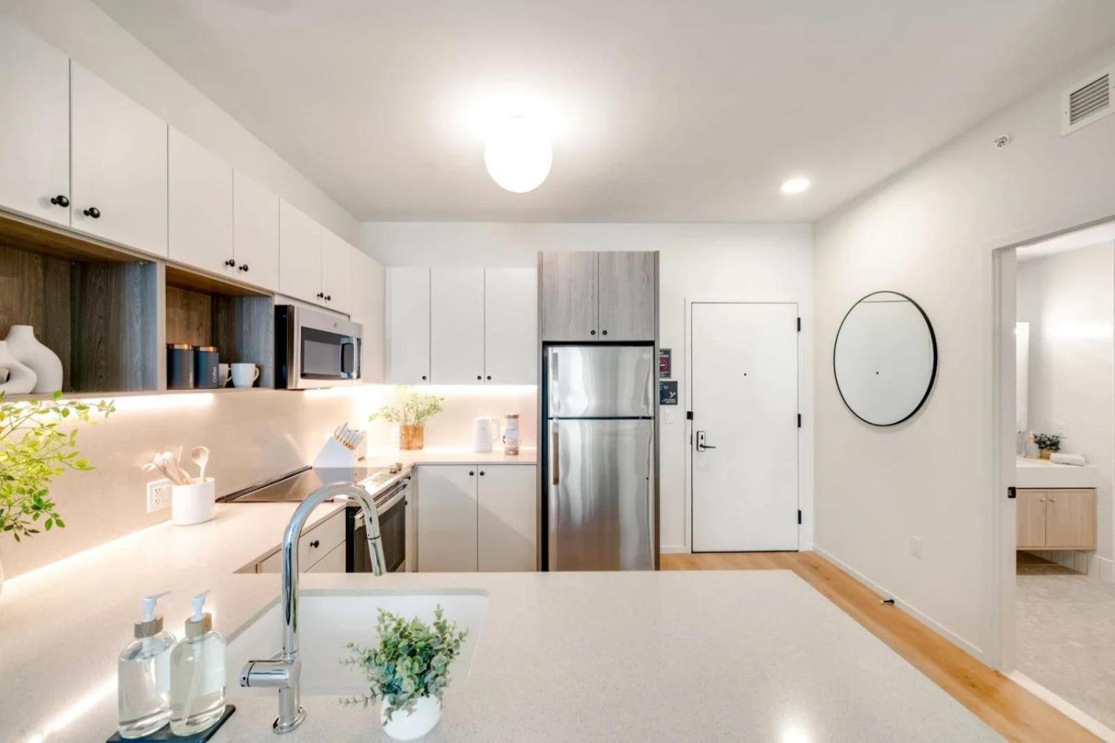 Ideal And Comfortable Living At One Grove In Jersey